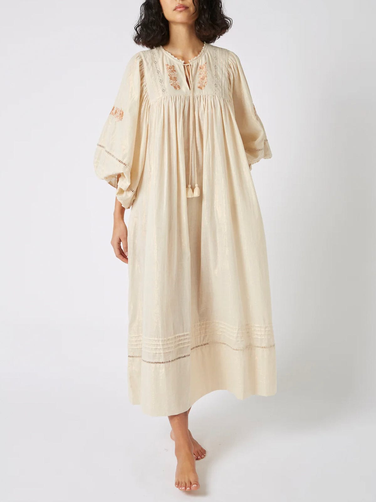 color:GOLD