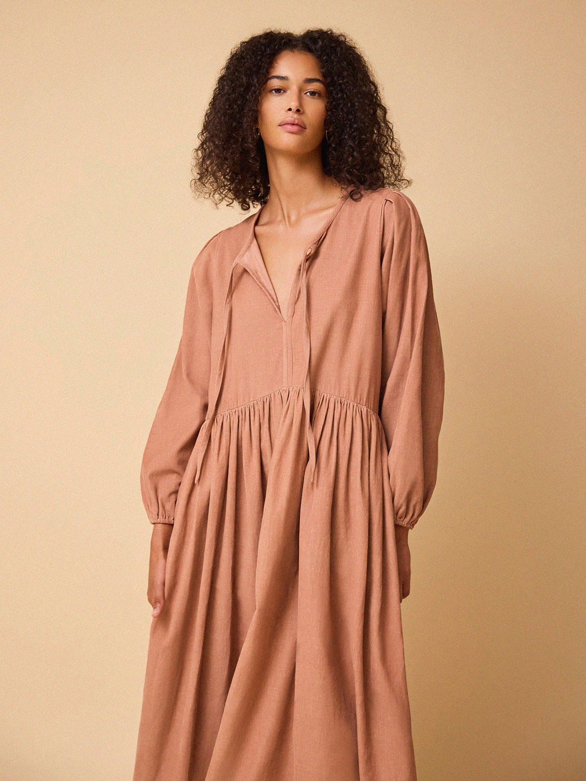 color:PINK