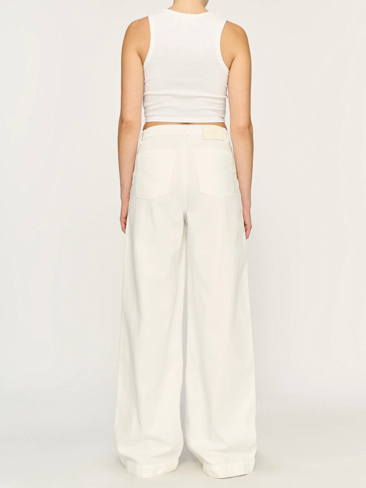 color:WHITE