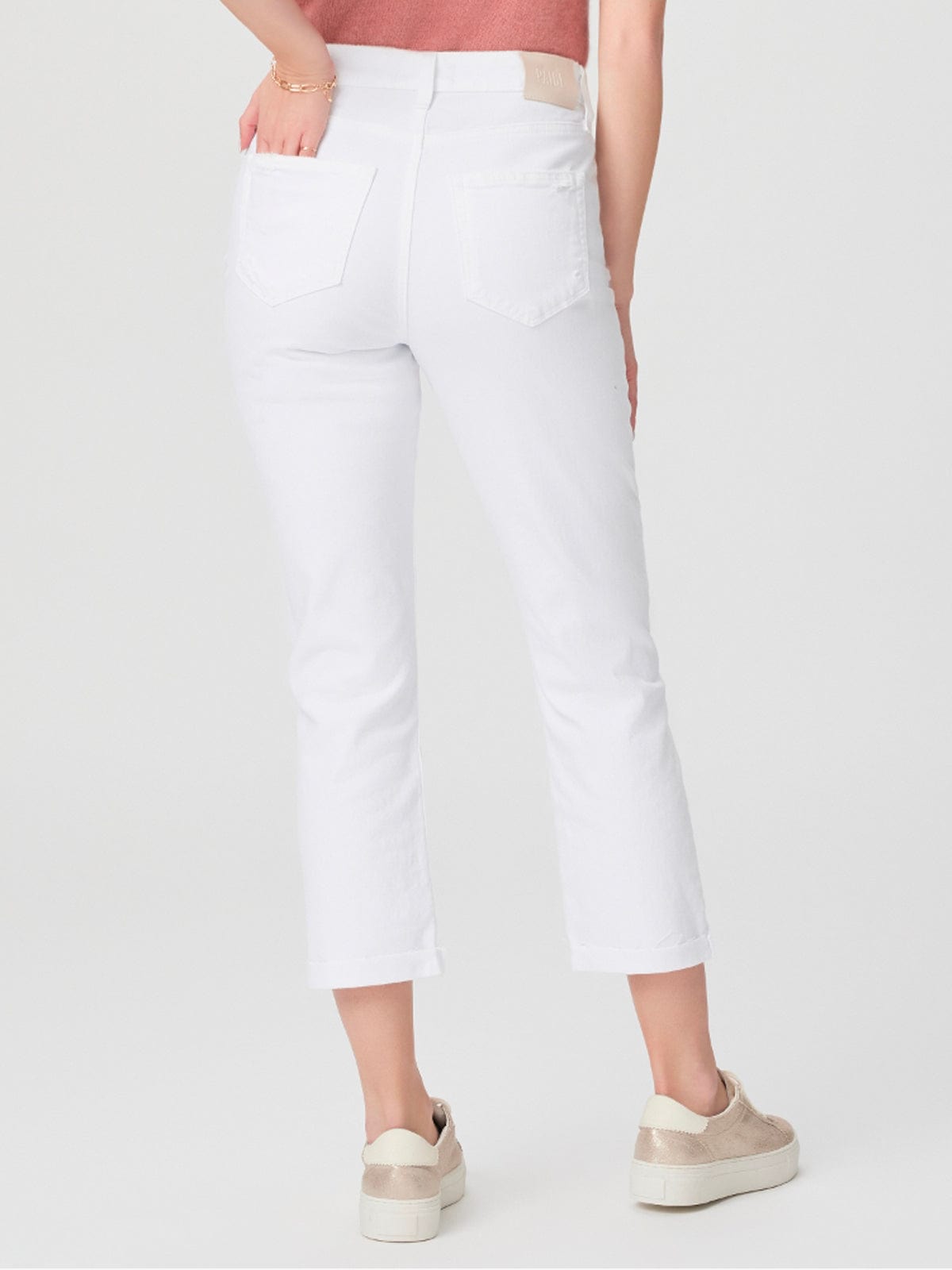 color:WHITE