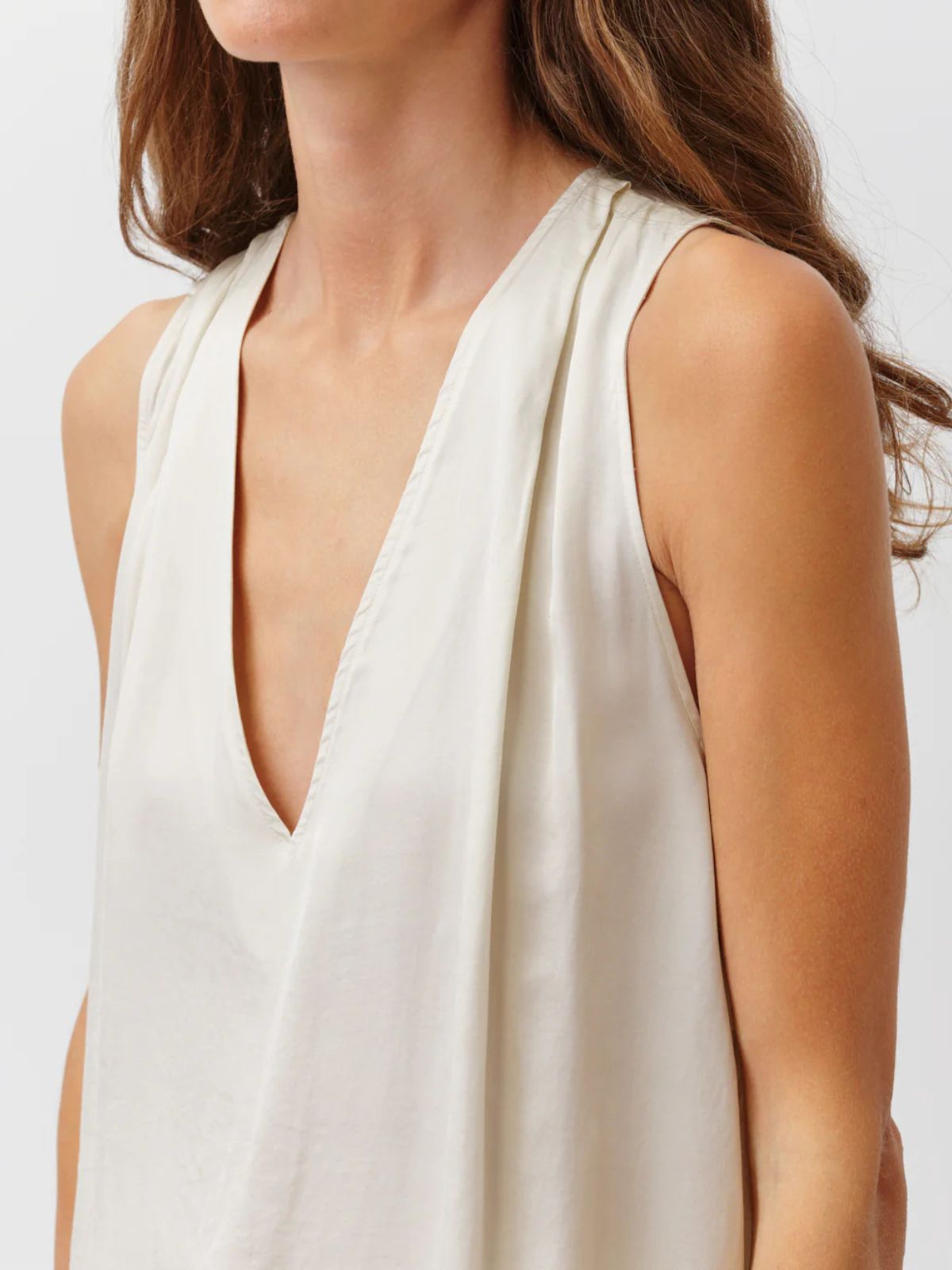 Iris Fashion - DIEGA - Taoda V- Neck Vest - Ecru
