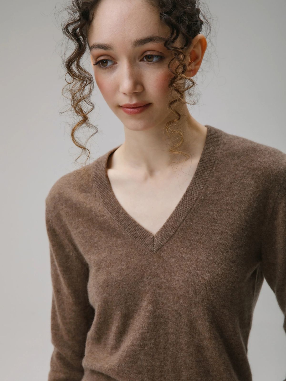 Cashmere V-Neck Jumper - Taupe