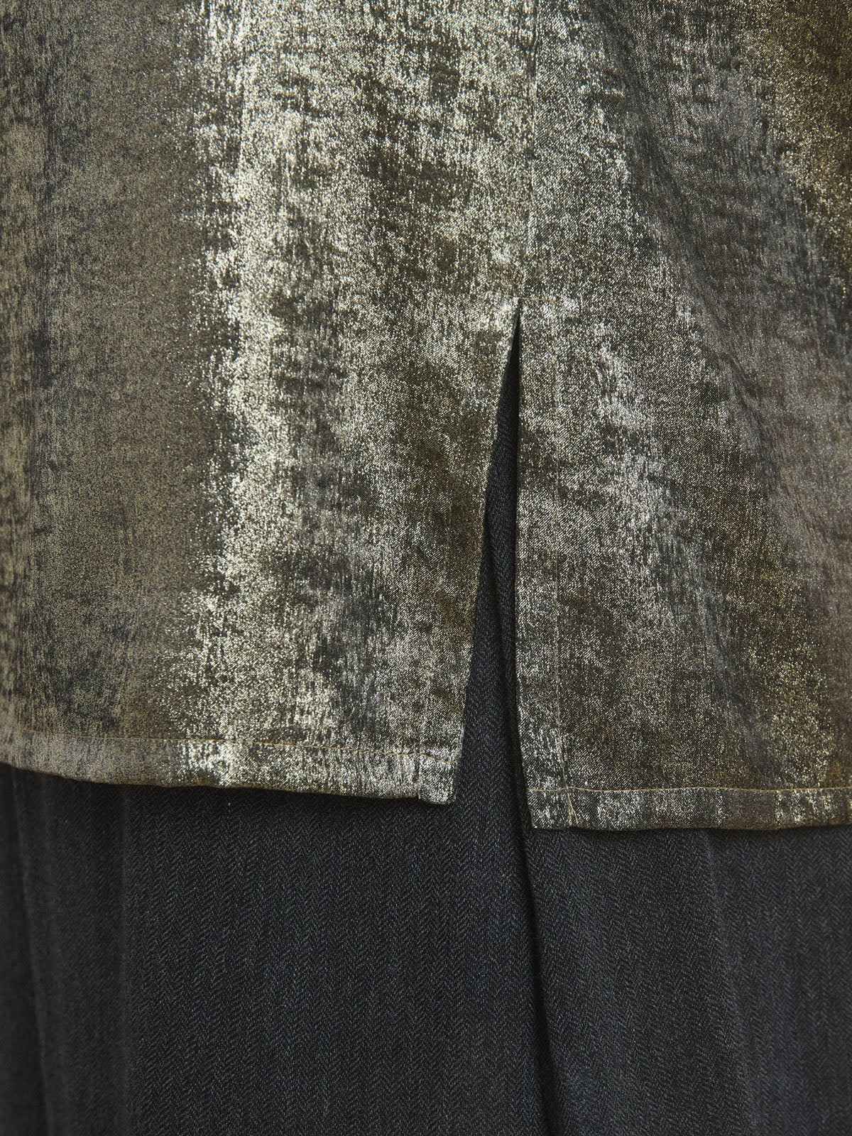 Tomasa Crew Neck Metallic Top