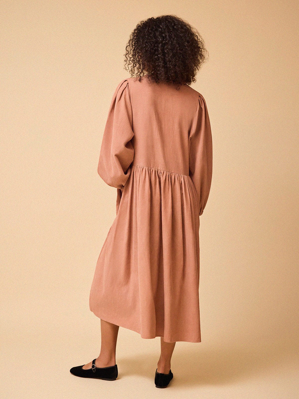 color:PINK