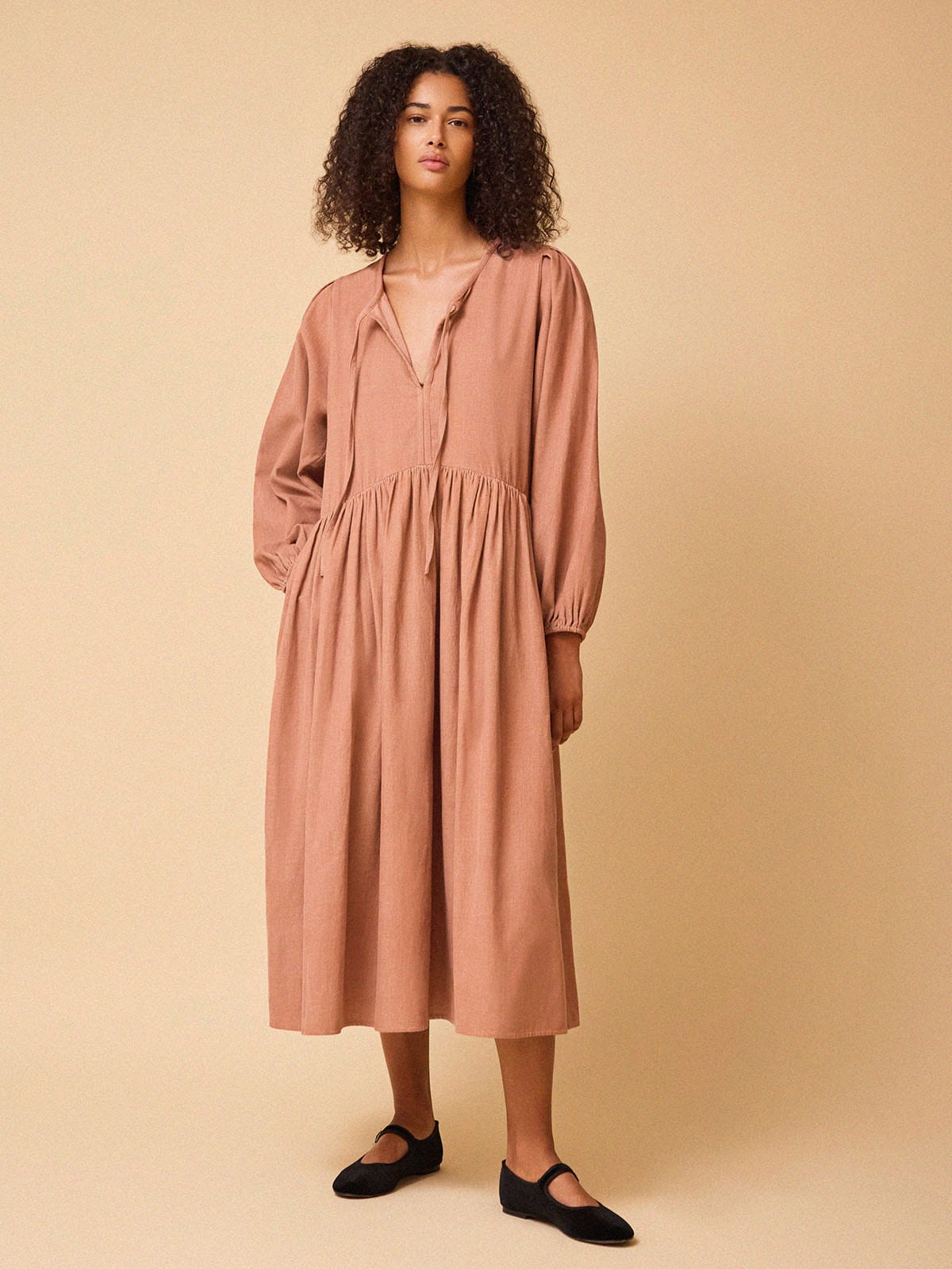 color:PINK