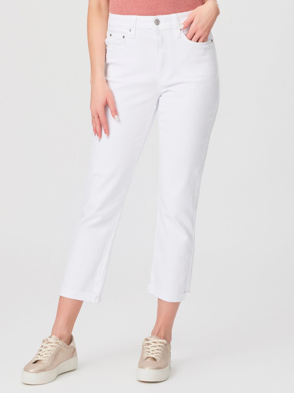 color:WHITE