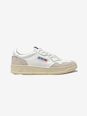 color:WHITE