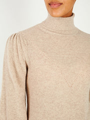 color:BEIGE