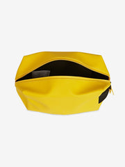 color:YELLOW