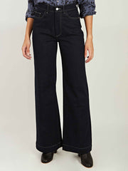 color:NAVY