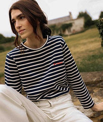 color:NAVY