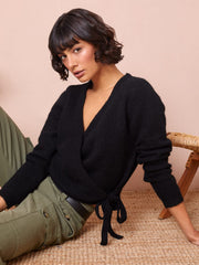 color:BLACK
