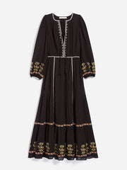 color:BLACK