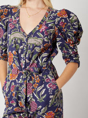 color:NAVY