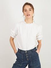 color:WHITE