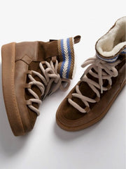 color:BROWN