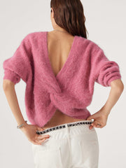 color:PINK