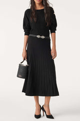 color:BLACK