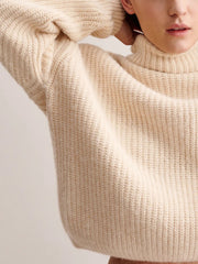 color:CREAM
