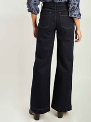 color:NAVY