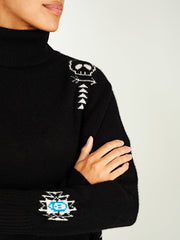 color:BLACK