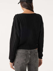 color:BLACK