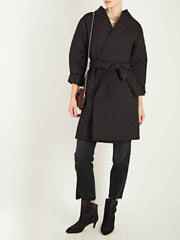 color:BLACK