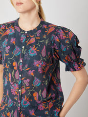 color:BLACK