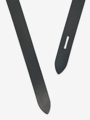 color:BLACK