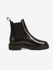 color:BLACK