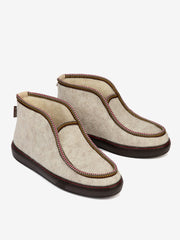 color:CREAM