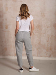 color:GREY