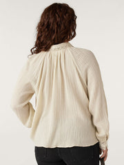 color:CREAM