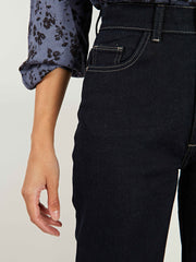 color:NAVY