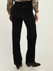 color:BLACK