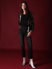 color:BLACK