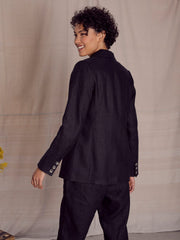 color:BLACK