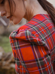 color:RED