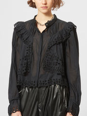 color:BLACK
