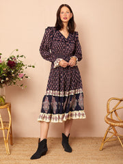color:NAVY