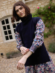 color:NAVY
