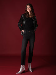 color:BLACK
