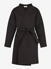 color:BLACK