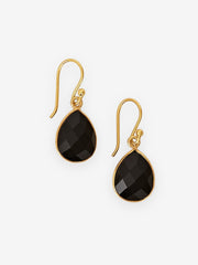 color:BLACK