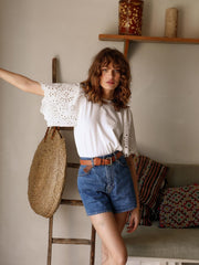 color:WHITE