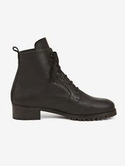 color:BLACK