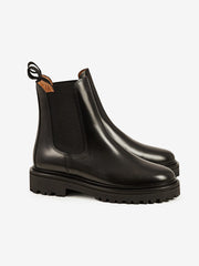 color:BLACK