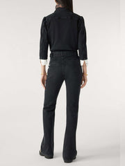 color:BLACK