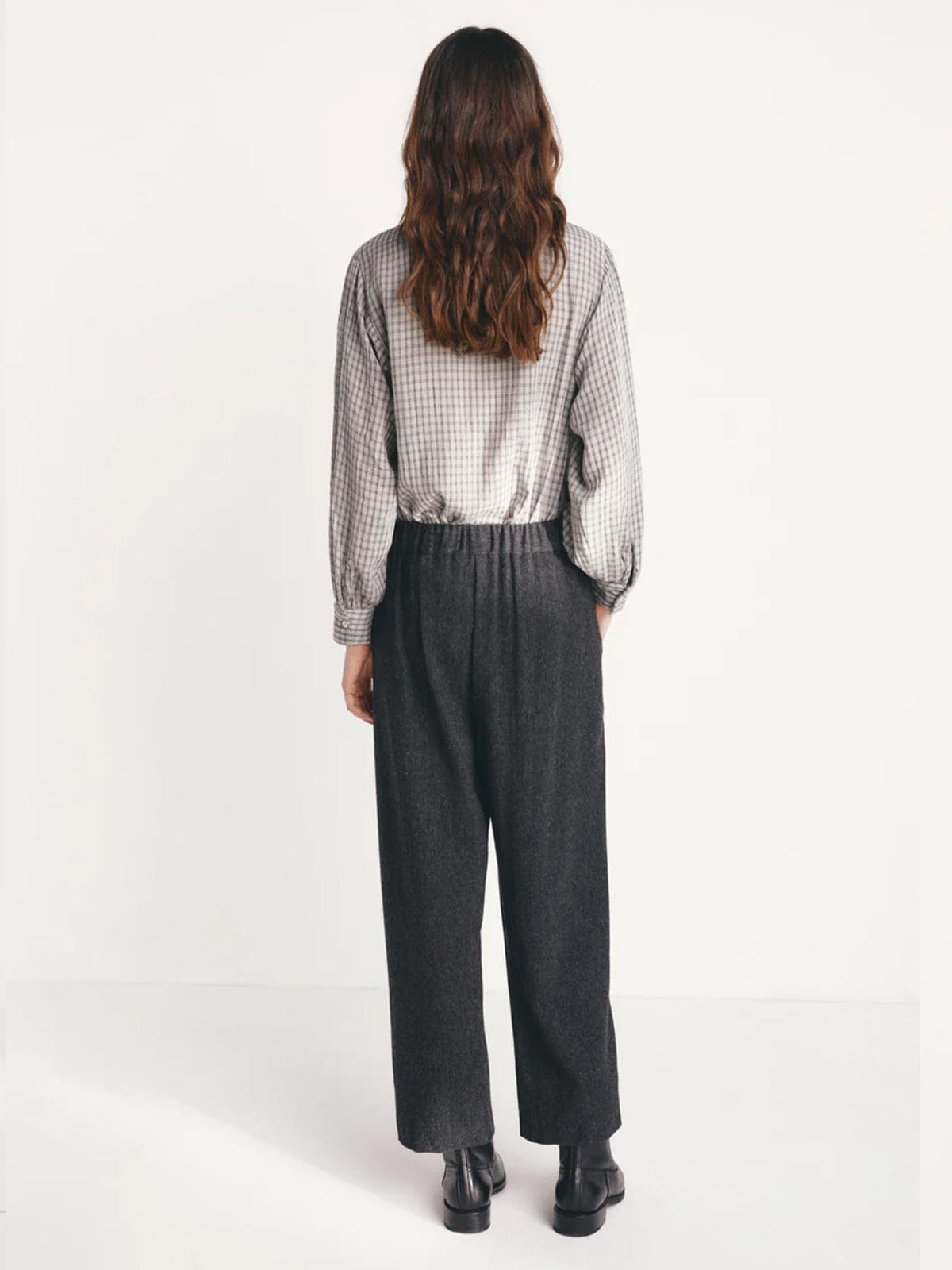 color:LIGHT GREY