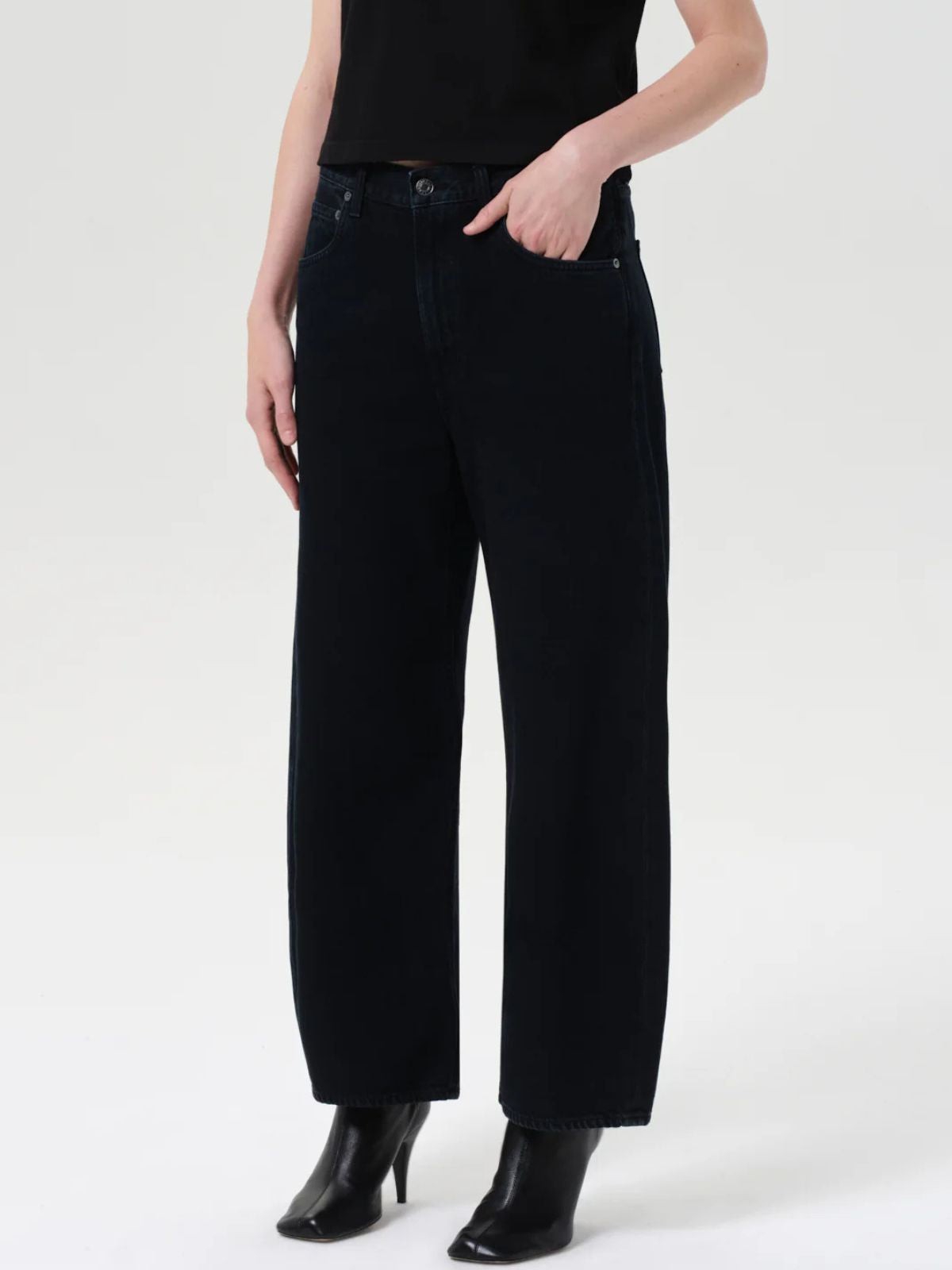 Low Curve Jean Crop - Black